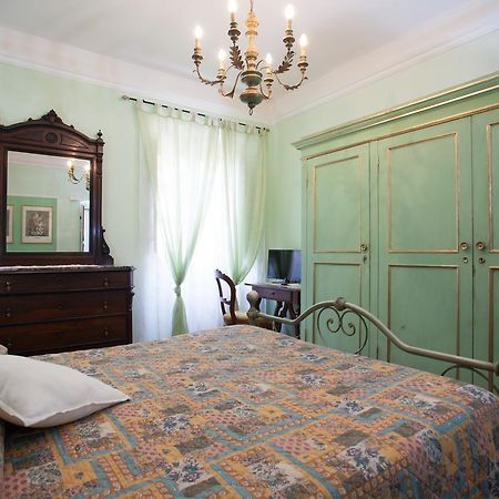 Corte Palazzo Picedi Benettini Sarzana Extérieur photo