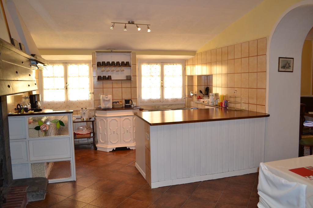 Corte Palazzo Picedi Benettini Sarzana Extérieur photo