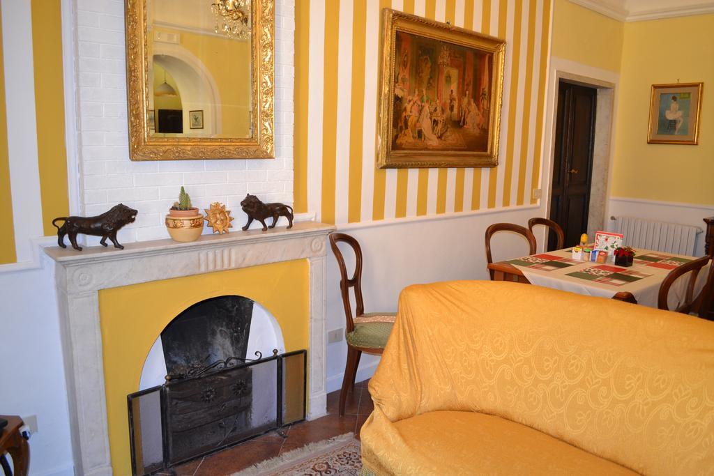 Corte Palazzo Picedi Benettini Sarzana Extérieur photo