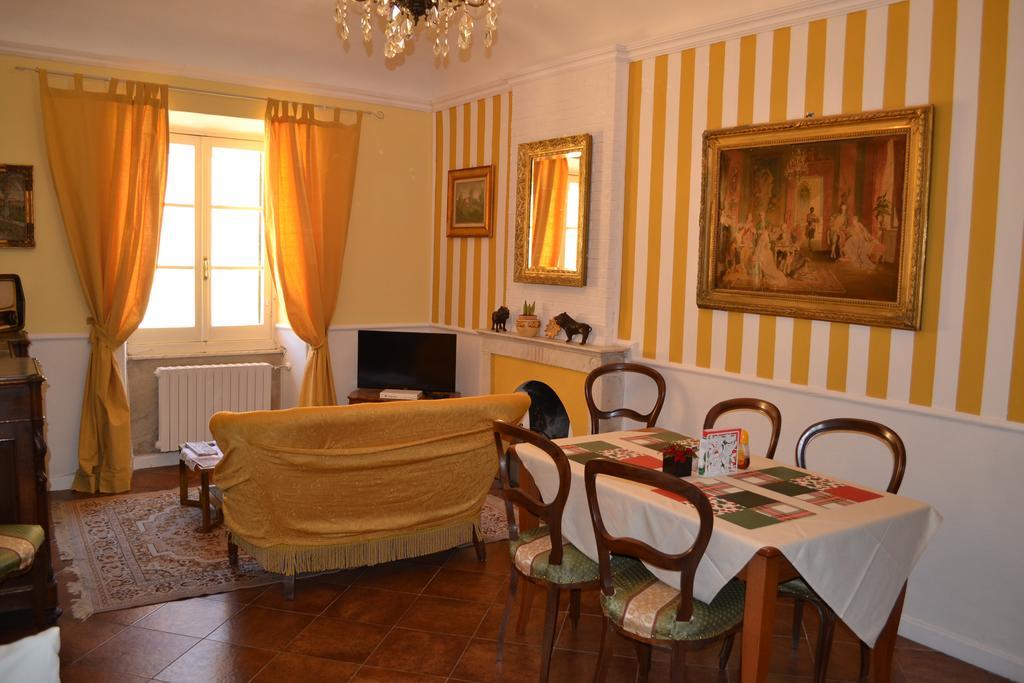 Corte Palazzo Picedi Benettini Sarzana Extérieur photo