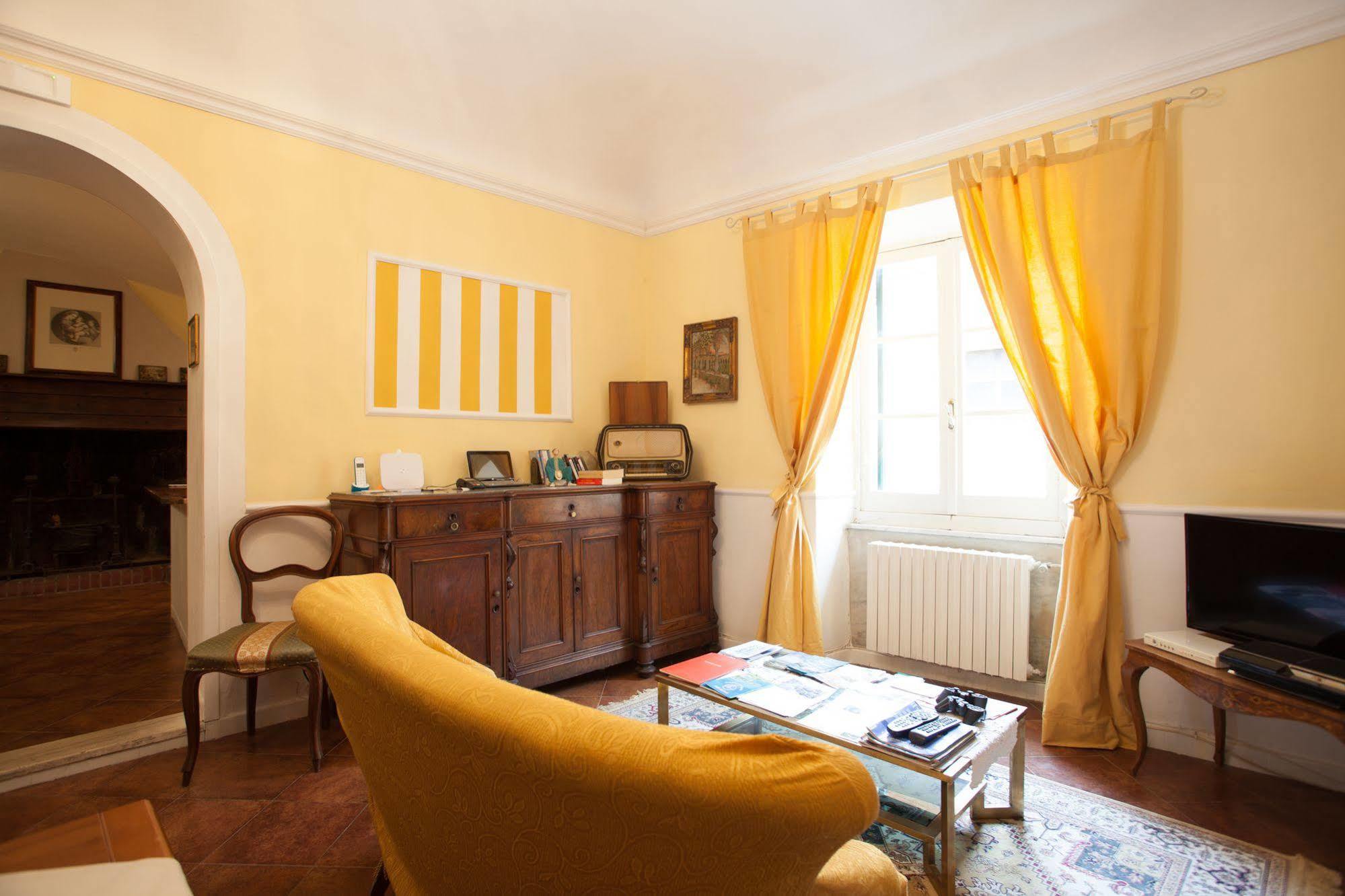 Corte Palazzo Picedi Benettini Sarzana Extérieur photo