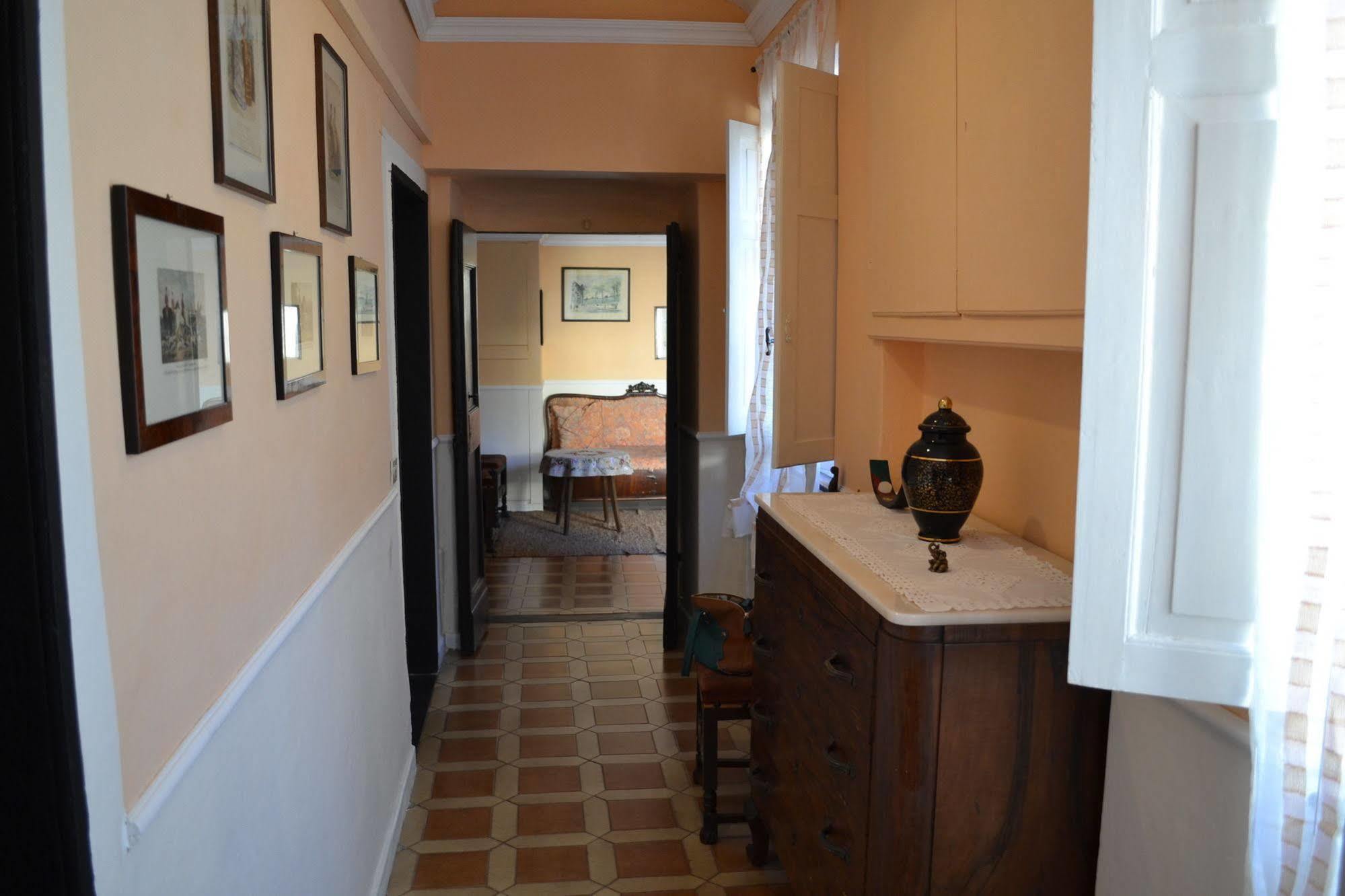 Corte Palazzo Picedi Benettini Sarzana Extérieur photo