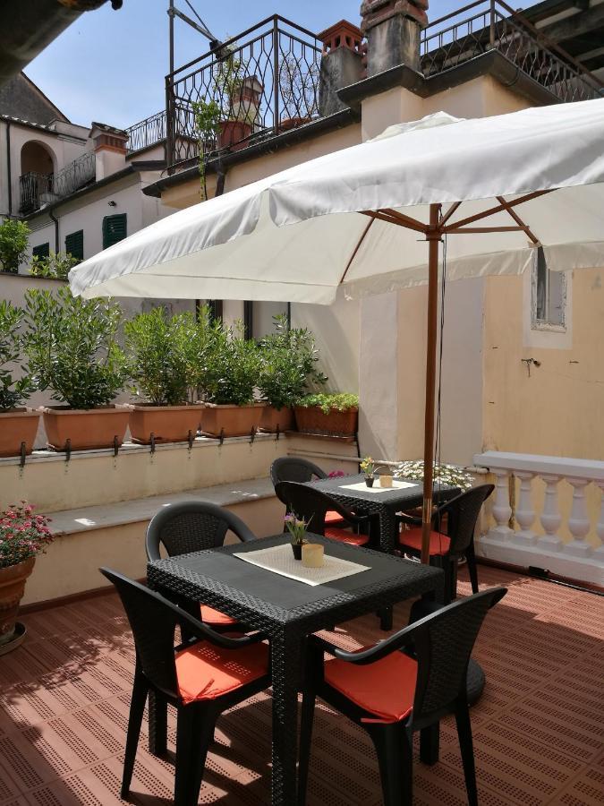Corte Palazzo Picedi Benettini Sarzana Extérieur photo